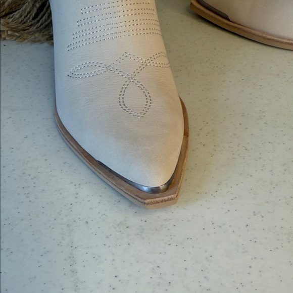 Dolce Vita Nashe women’s Ankle Boot Sz 8.5 Color: Blue Floral Nubuck - Picture 3 of 12